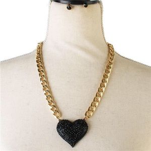 CRYSTAL HEART NECKLACE -